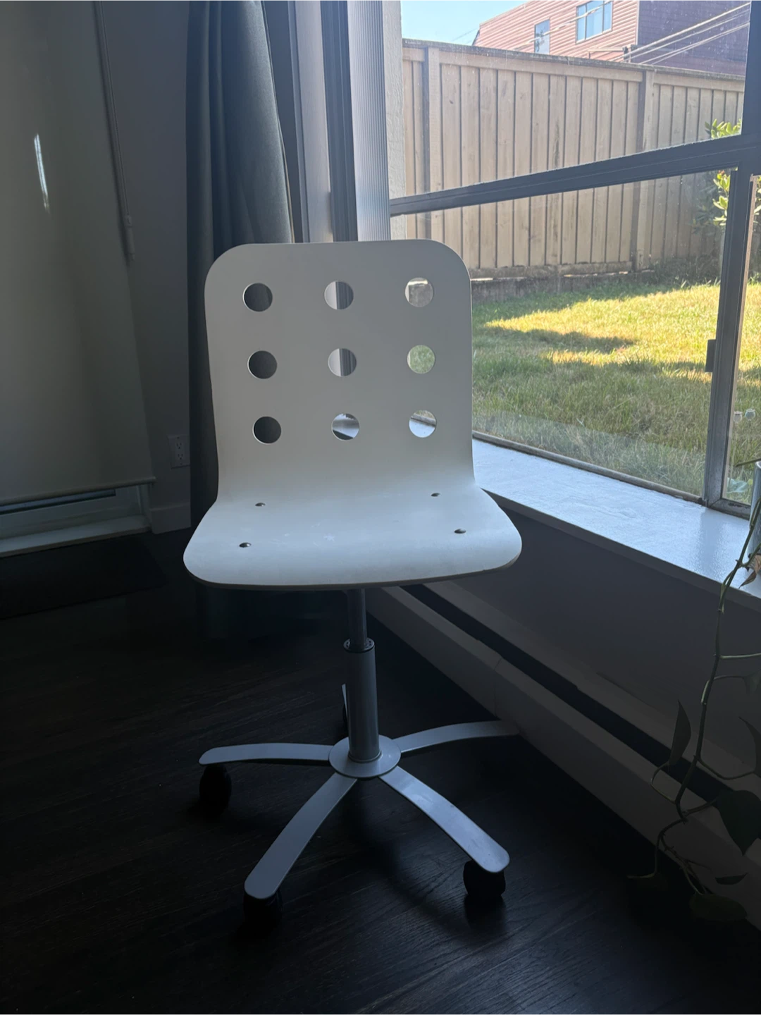 White Office Chair (JULES 1998)