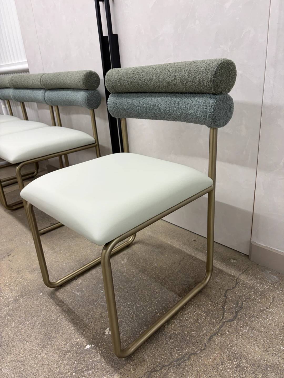 Modern Accent Chair with Textured Back - photo 2