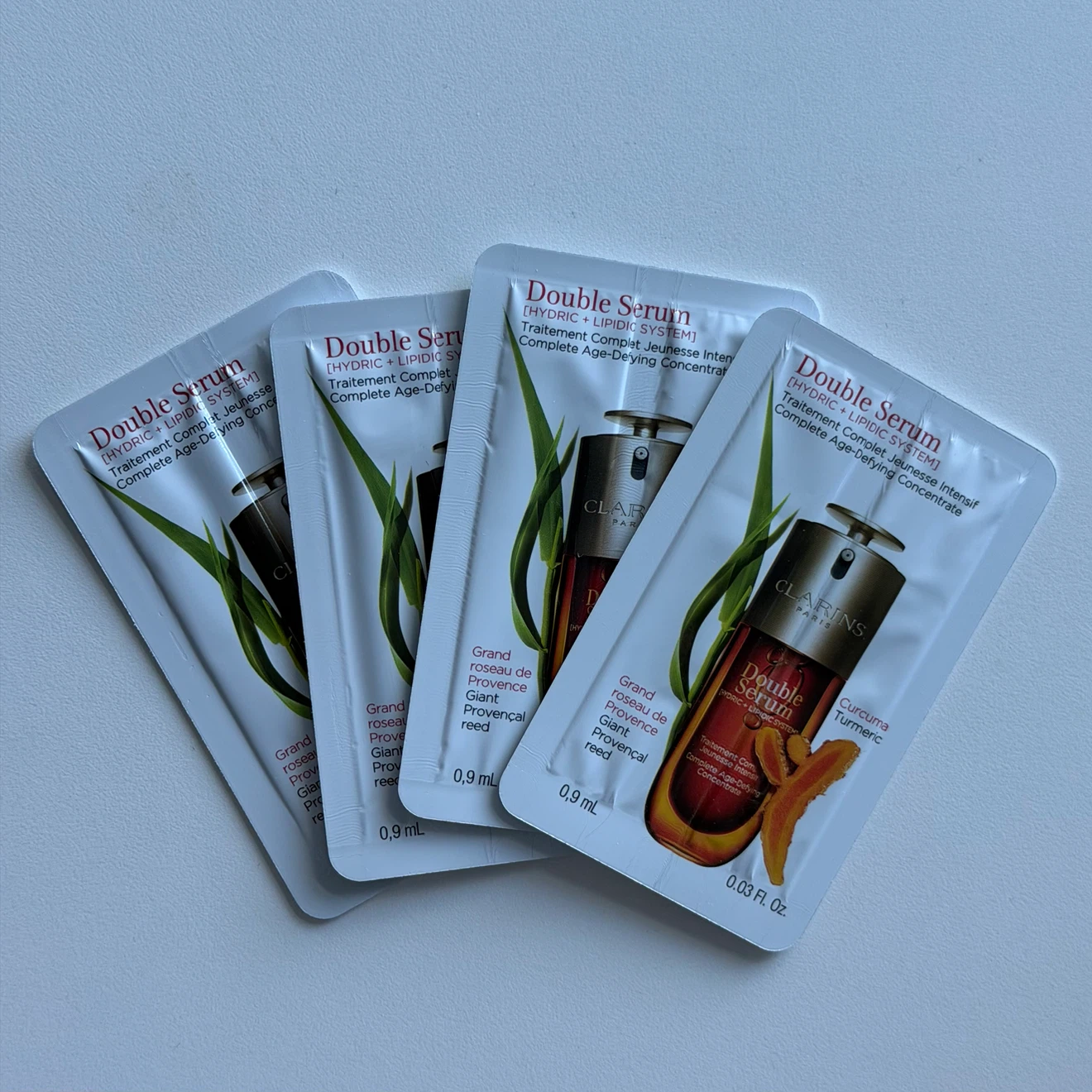 Clarins Set - Double Serum Sample Pack & Fresh Scrub - photo 2