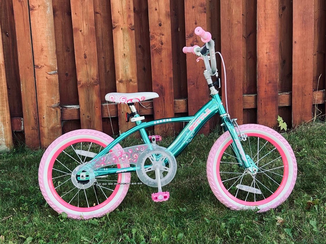 🌸 Huffy 16” Girls Bike – Clean & Ready to Ride! 🌸