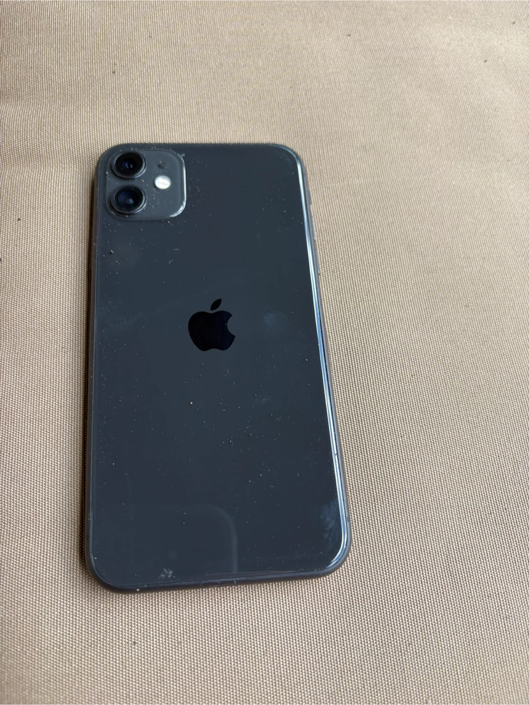 Selling iPhone 11 for 180$ has 64GB and 77% battery health - photo 2