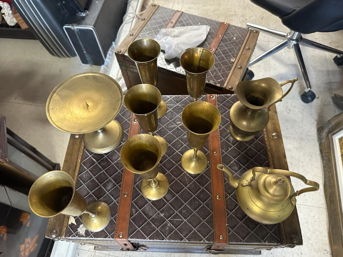 Brass Champagne Flutes, Teapot, Etc… - photo 2