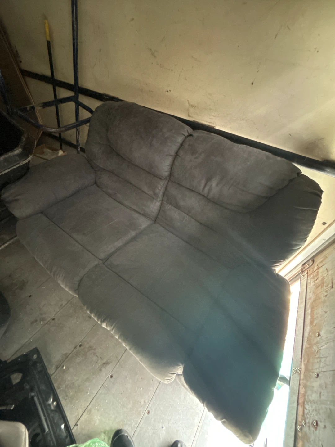 Love seat couch - photo 2