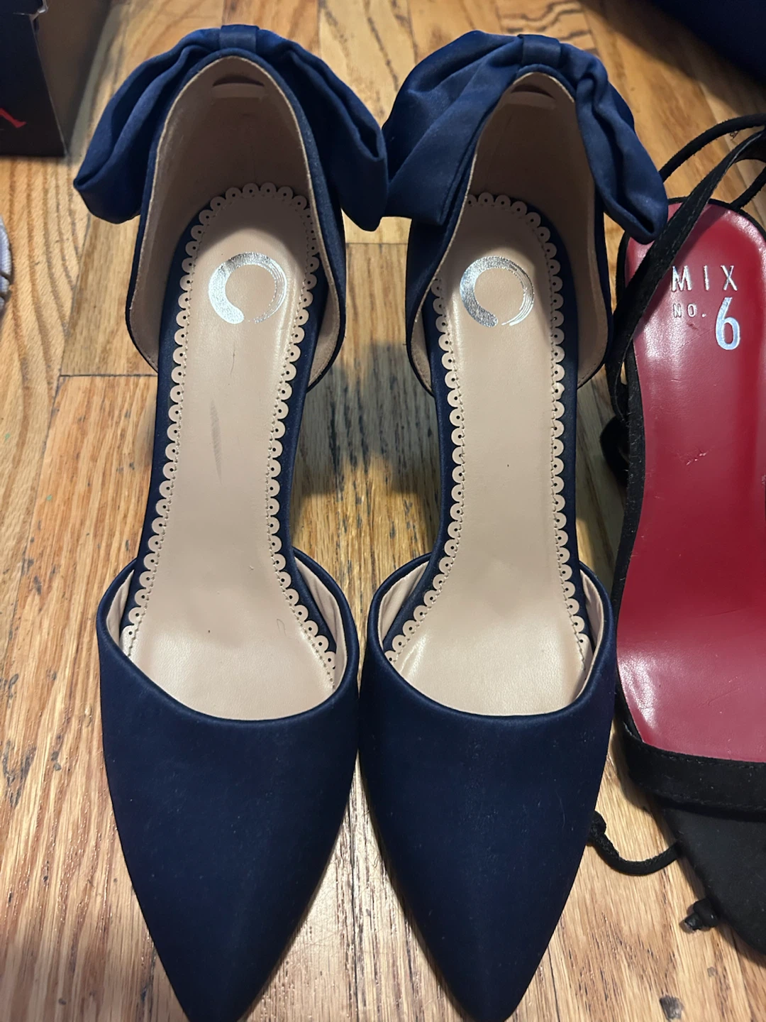 Nizoluxe Blue Suede Bow Heels Size 8.5 - photo 2