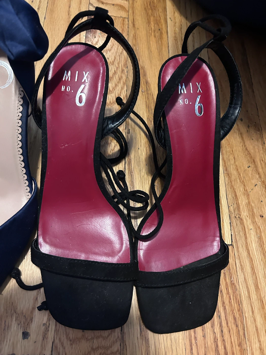 Nizoluxe Blue Suede Bow Heels Size 8.5 - photo 3