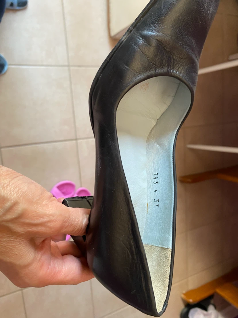 Black Leather Heels Size 37 - photo 2