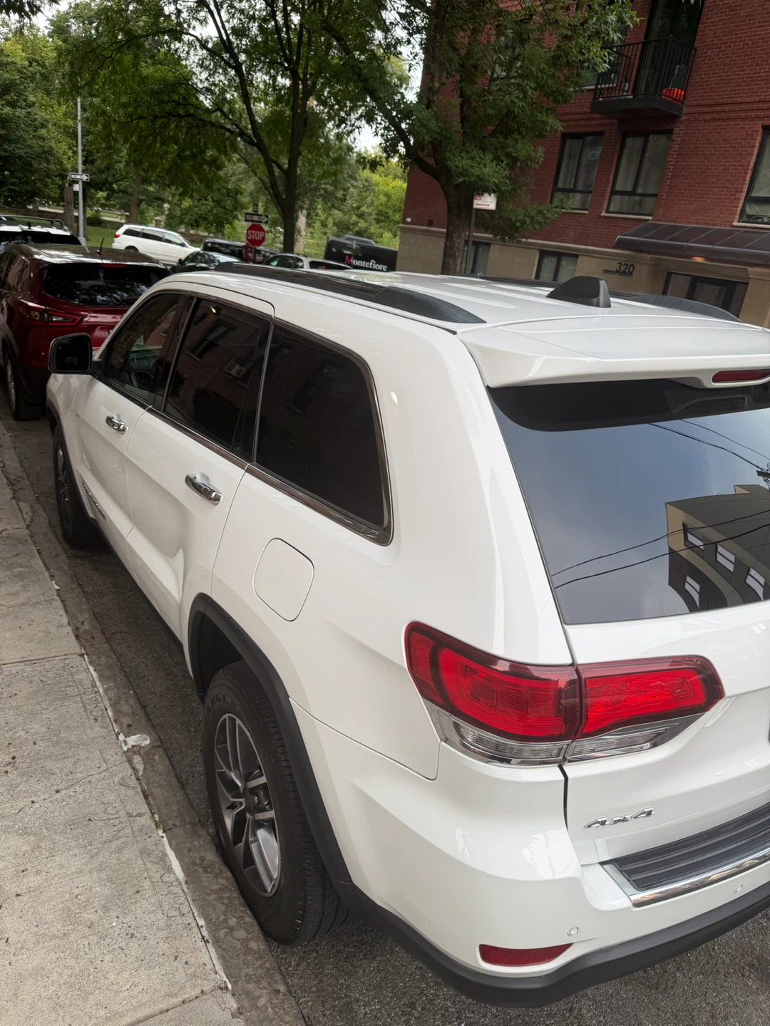Car - photo 2