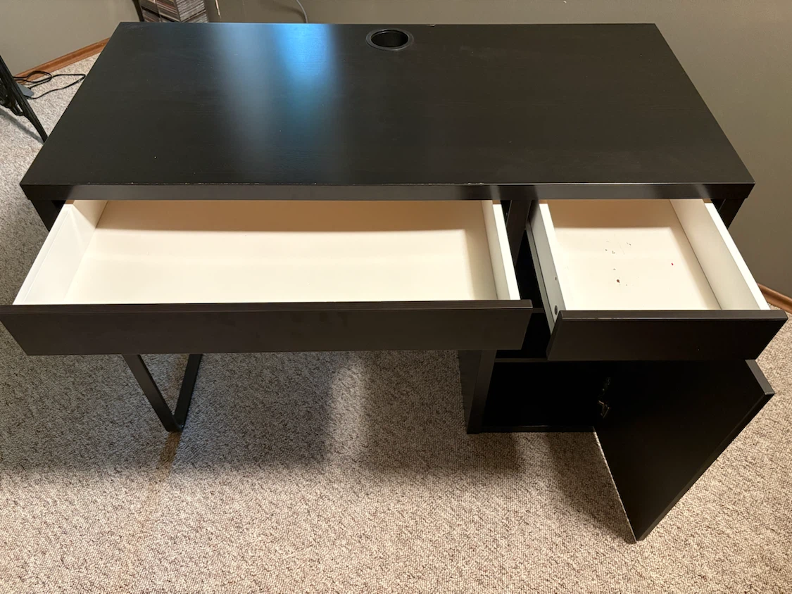 Black Desk with Drawers - photo 2