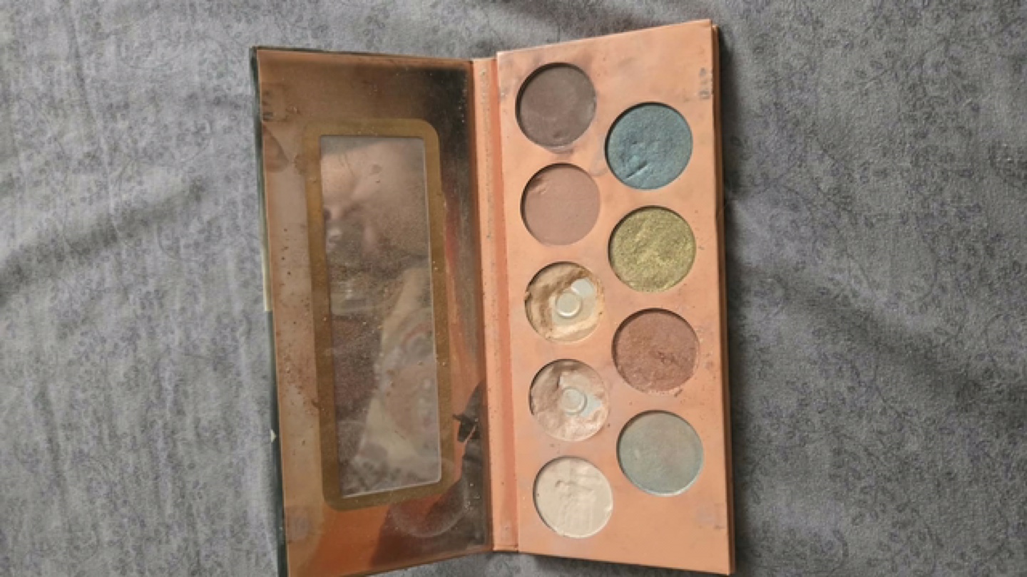 Eyeshadow Palette with Mirror