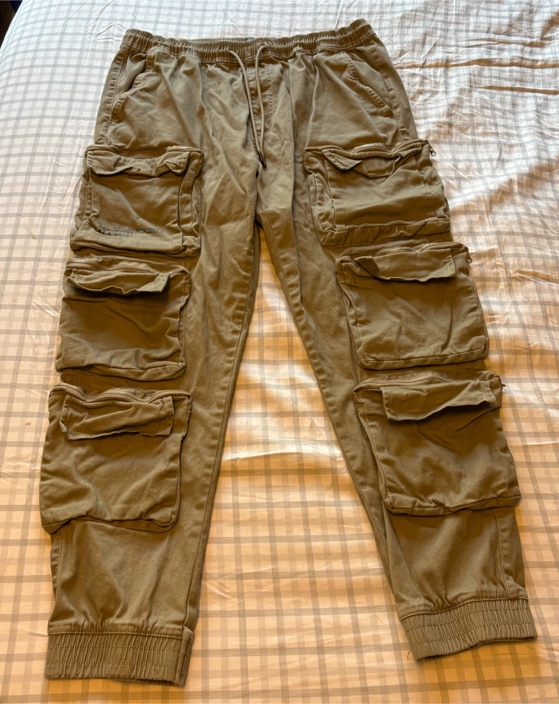 ✨✨URBNIDNTY Cargo Pants Size L