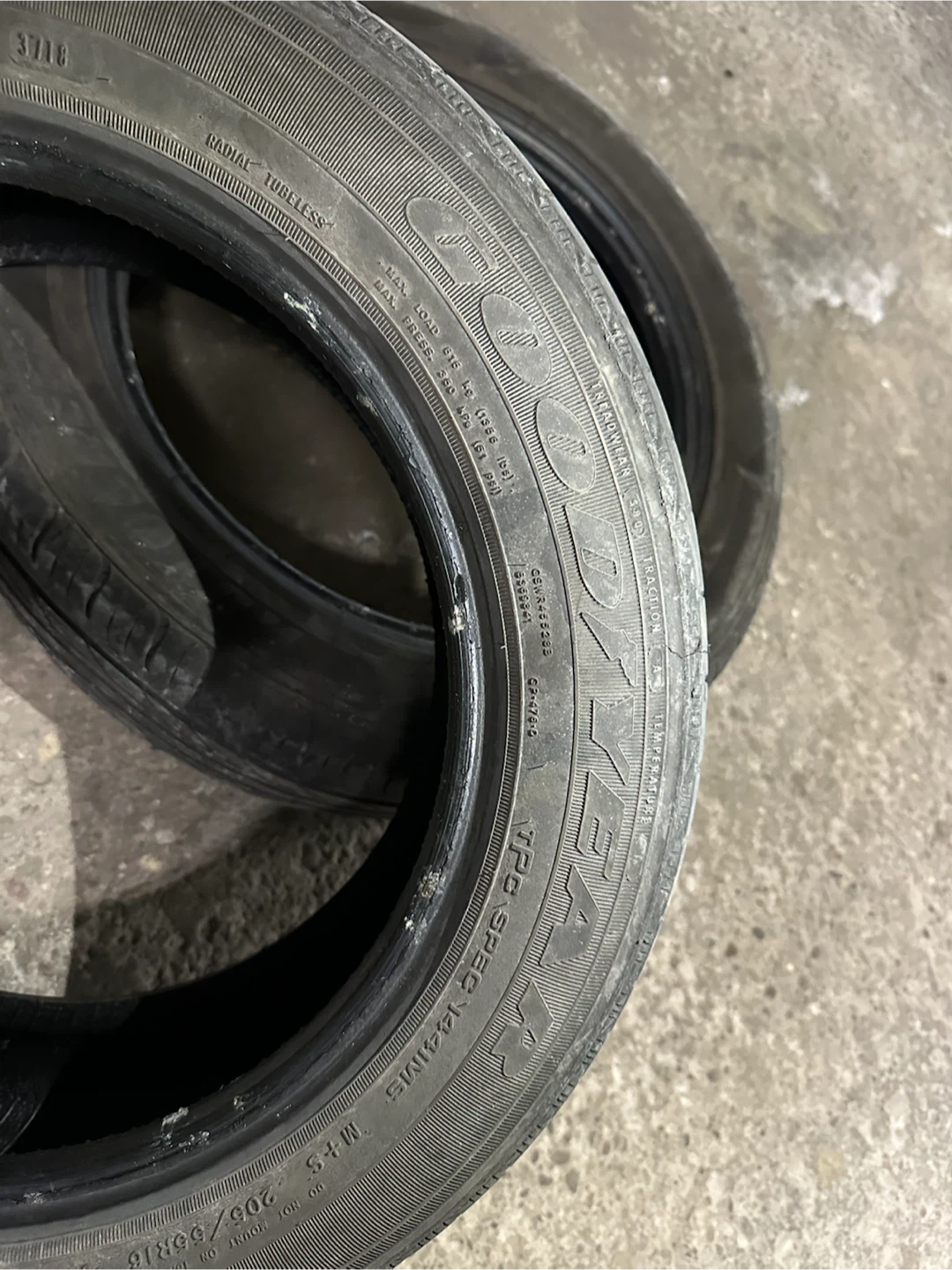 Good Year 205/55R16 Tire