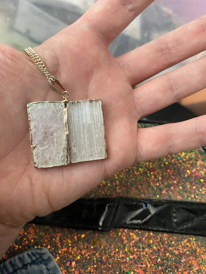 Selenite and lepidolite Crystal Pendant Necklace - photo 2
