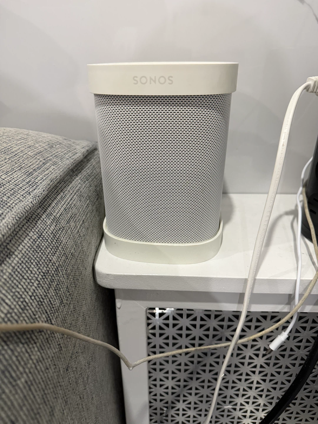 Sonos Speaker Bundle - Soundbar, Subwoofer, and One SL Speaker - photo 2