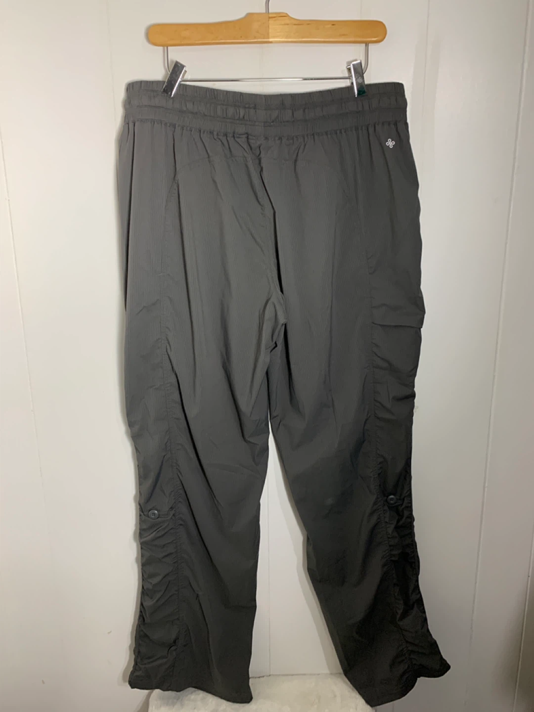 Womens Gray Pants. Size Large. Denver Hayes. - photo 2