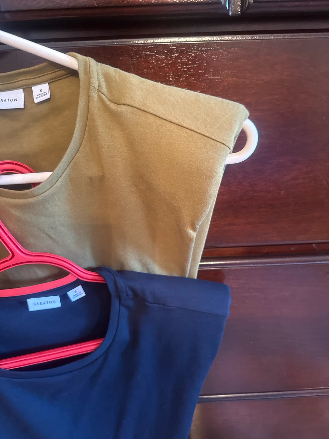 Babaton T-Shirts (Olive & Navy, Size S) - photo 3