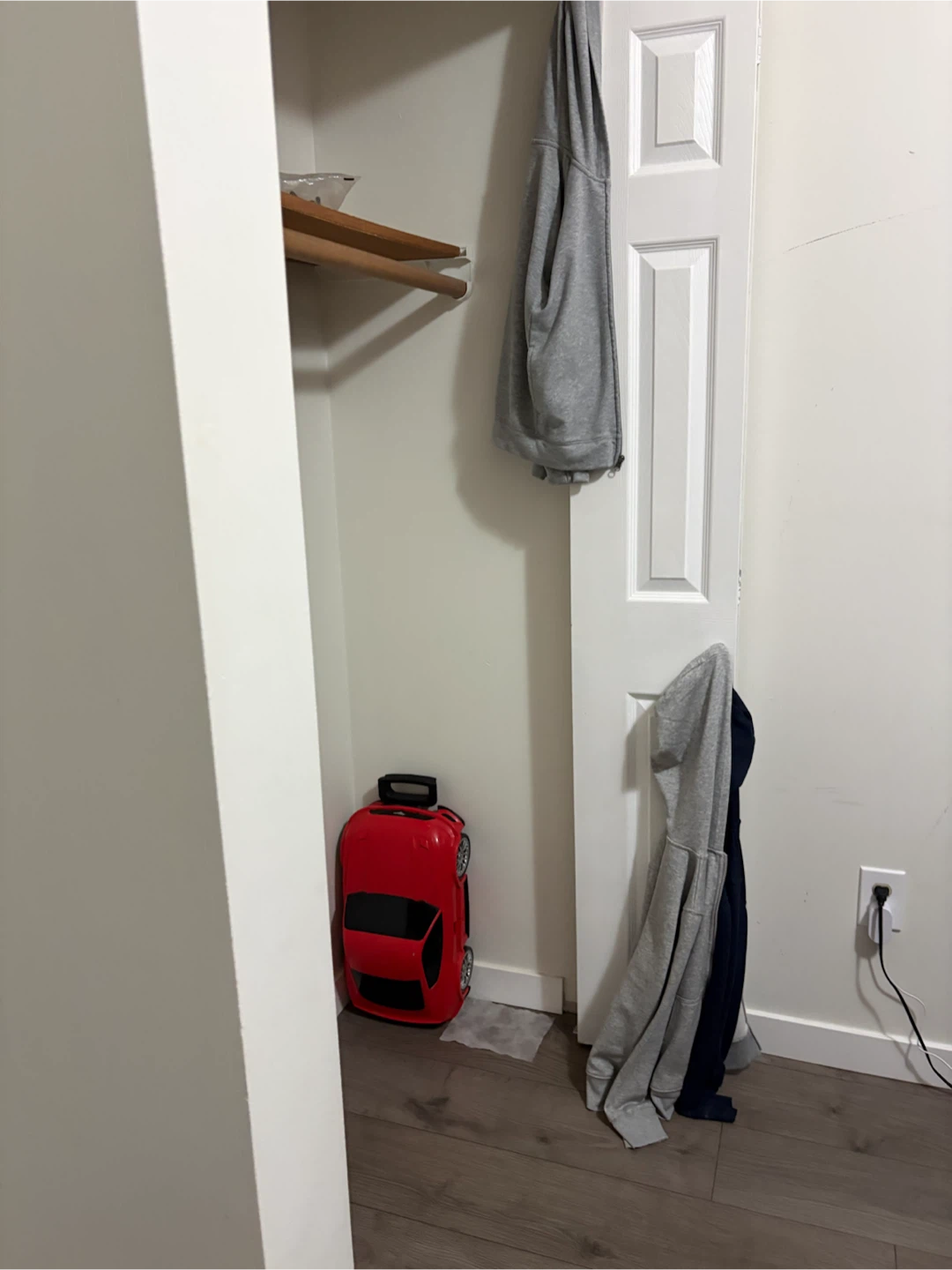 Room for Rent - photo 3