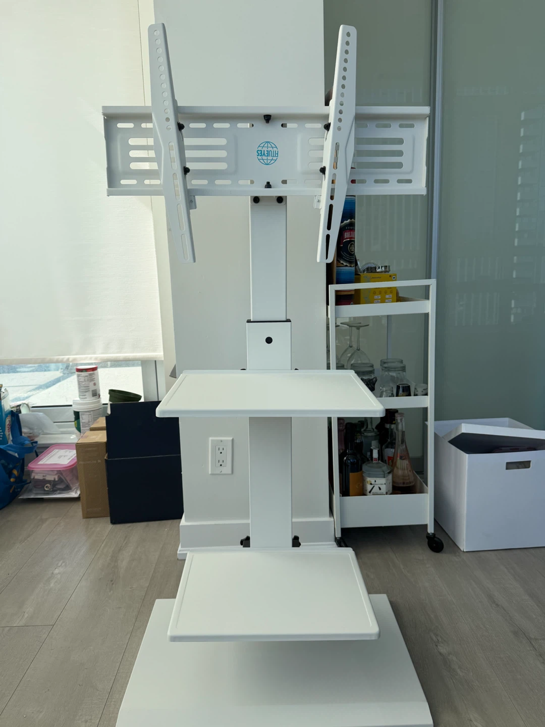 FITUEYES White TV Stand for 32" to 75" TVs - photo 3