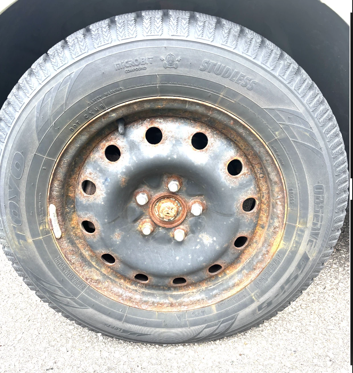 Toyo Observe GSI-5 Studless Winter Tire 215/65R16