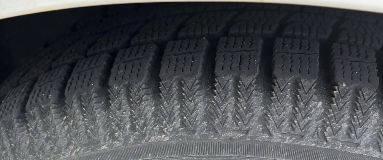 Toyo Observe GSI-5 Studless Winter Tire 215/65R16 - photo 3