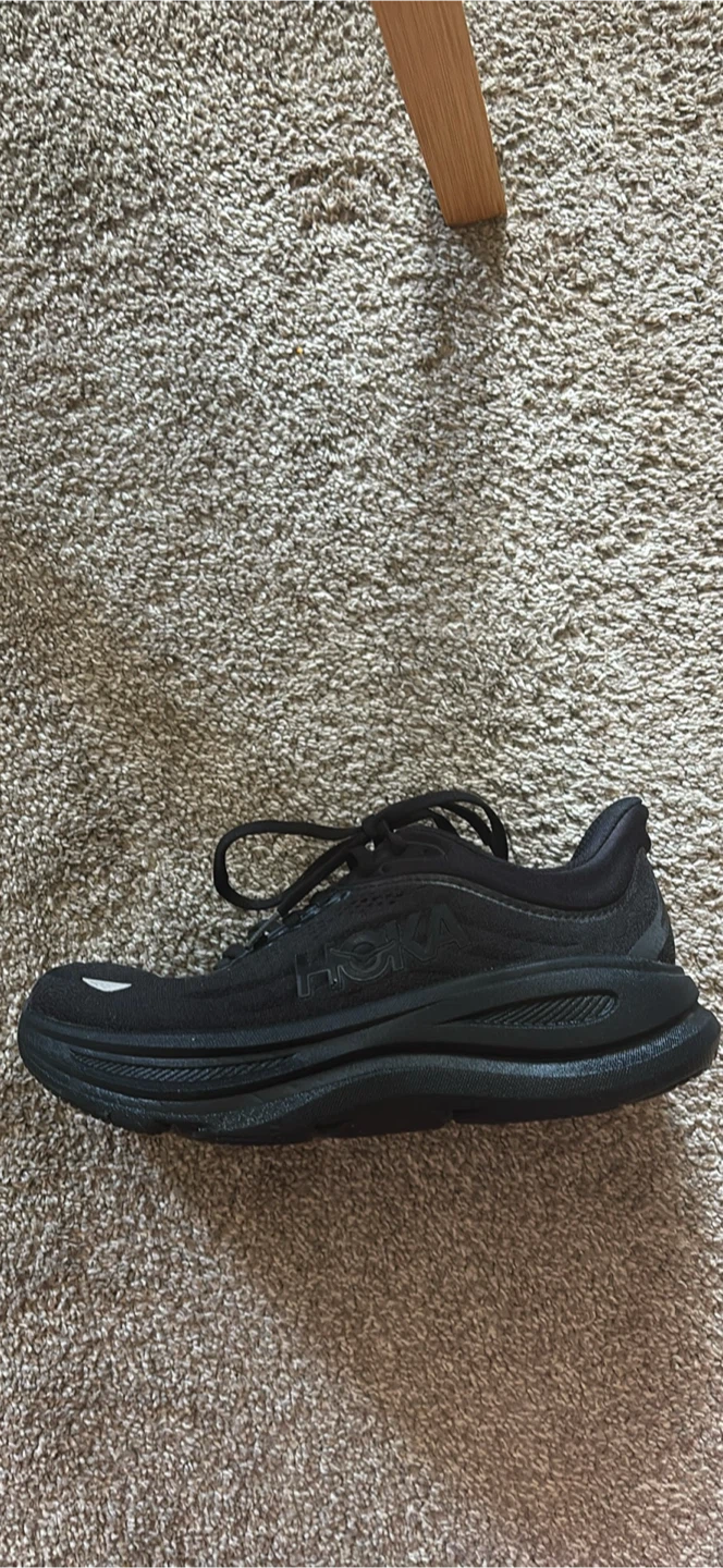 Black Hoka Running Shoes Bondi 9