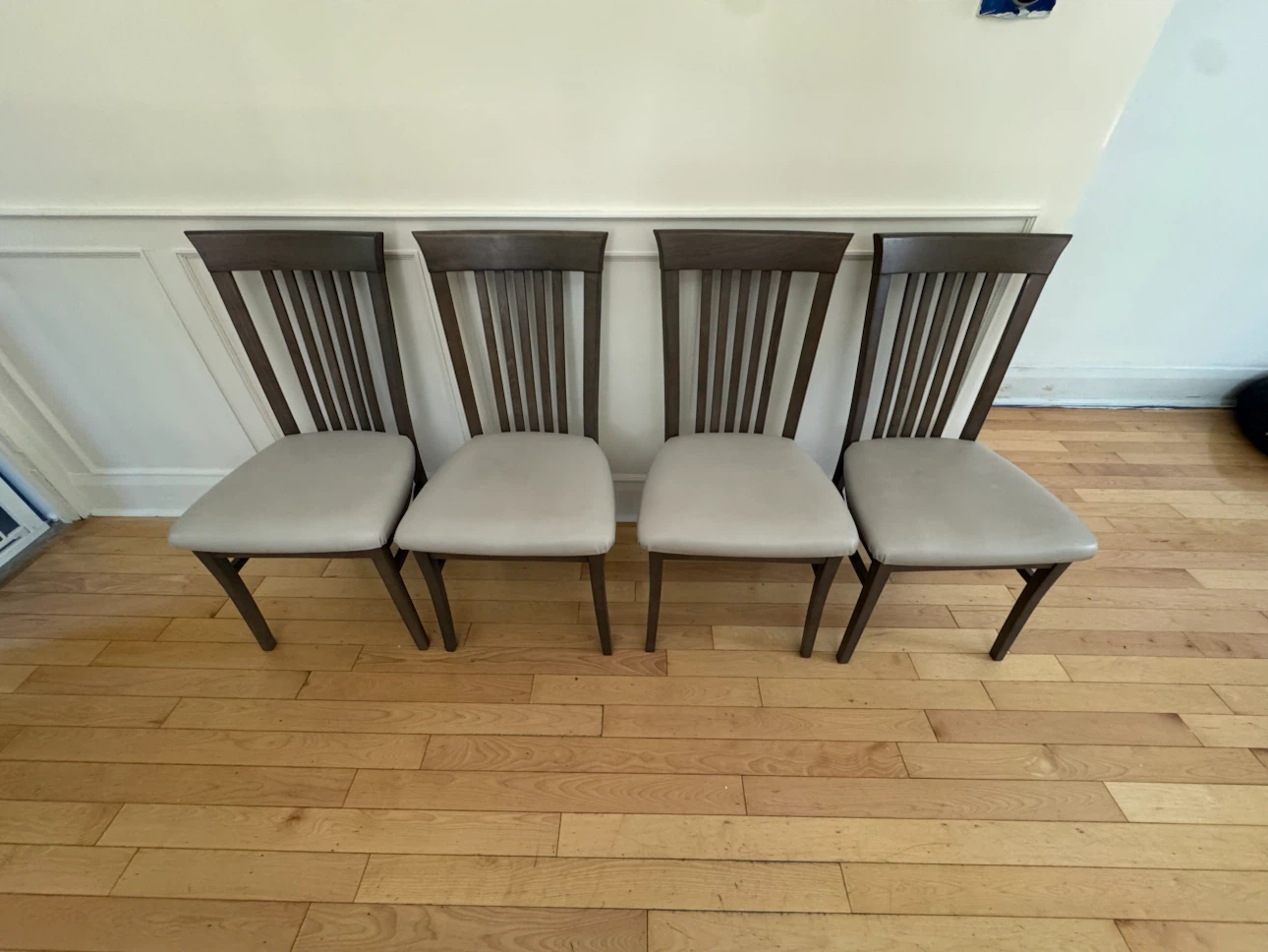 Selling 4 Dining Chairs - photo 2