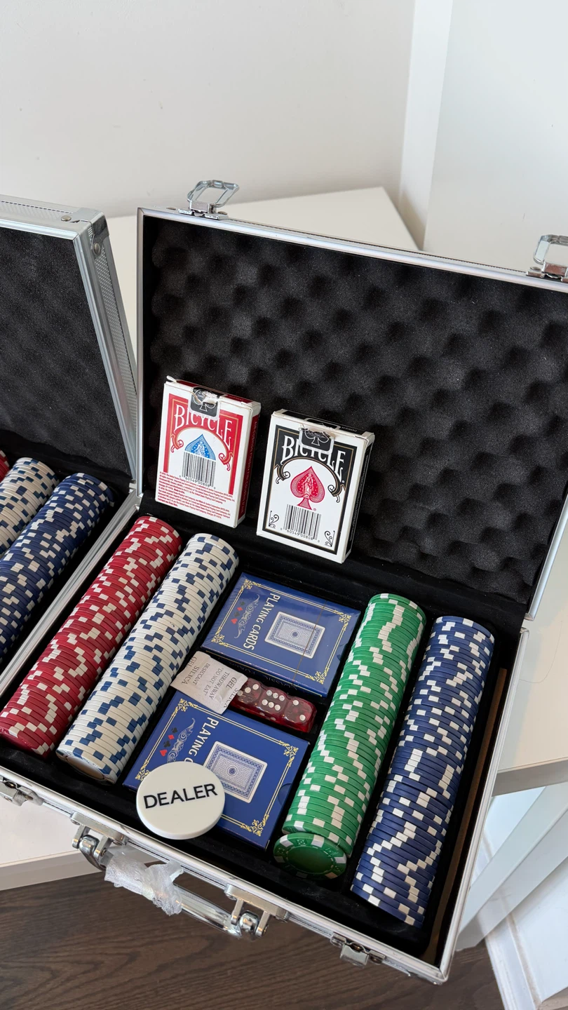 Poker Chip Set with Playing Cards and Dice (700 pcs)
