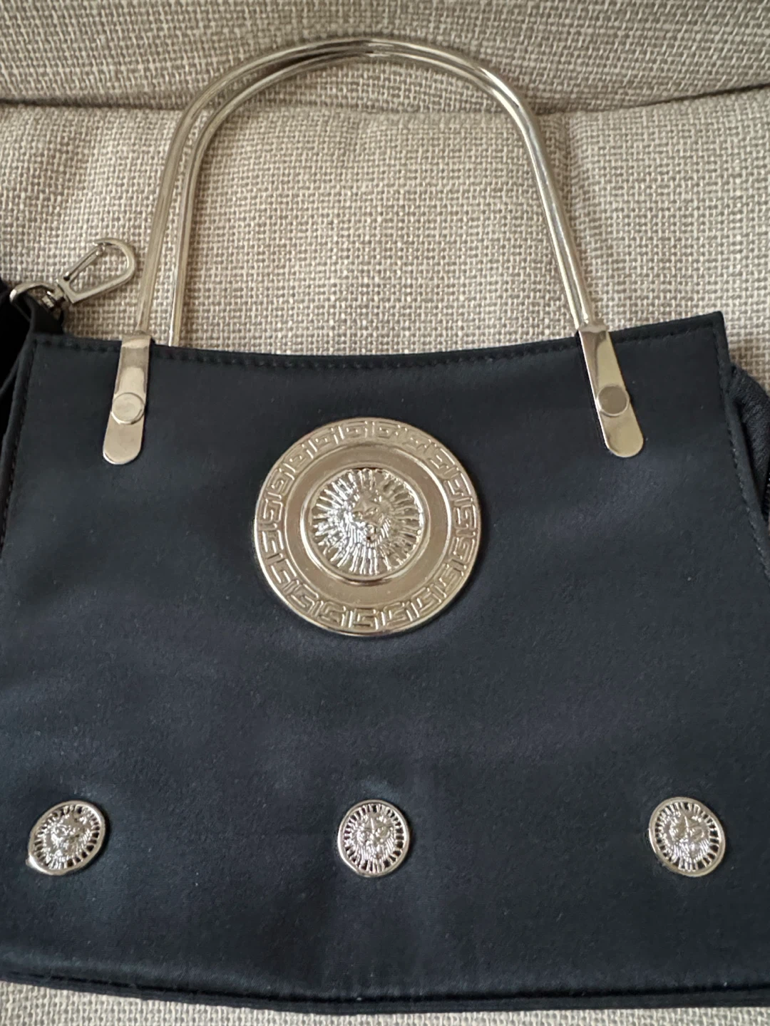 Black Handbag with Decorative Medallion - photo 4