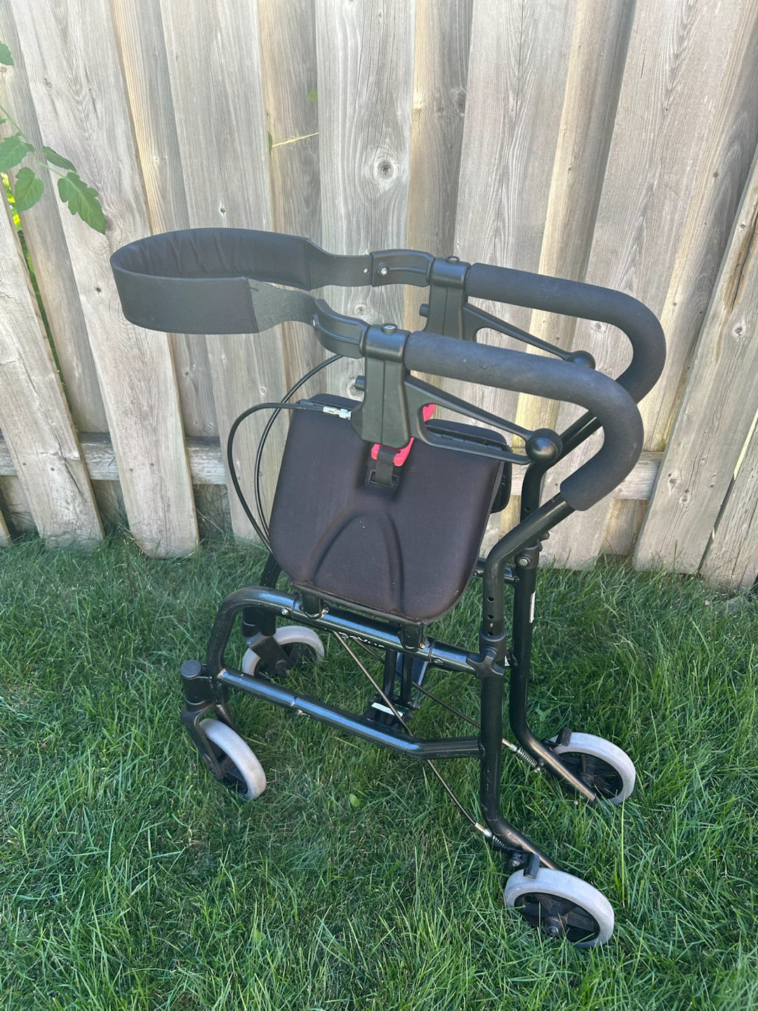 NEXUS ROLLATOR WALKER WITH BASKET (READ LISTING) - photo 4