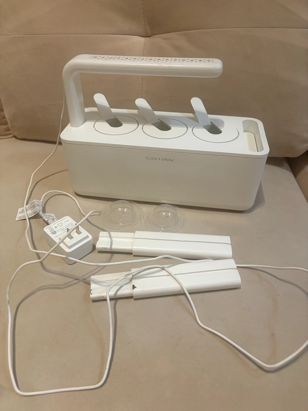 Click & Grow The Smart Garden 3 + Free basil! - photo 2