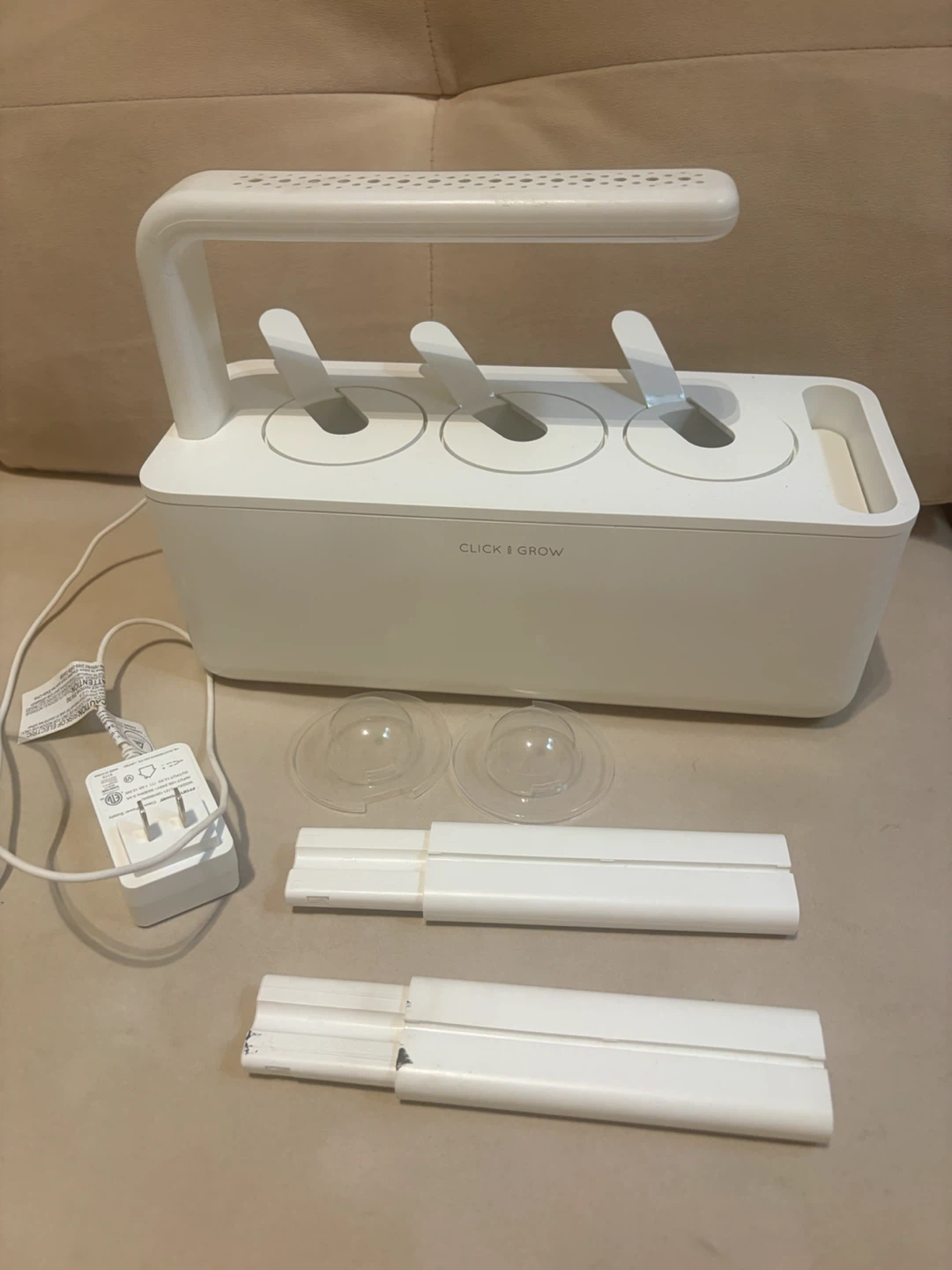 Click & Grow The Smart Garden 3 + Free basil! - photo 3