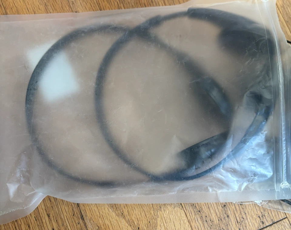 Free bag of head phones - photo 2