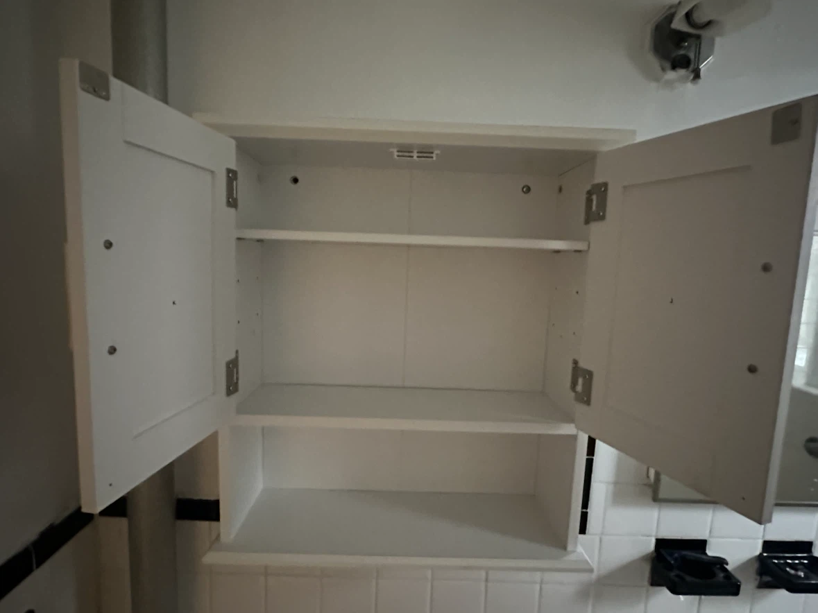 White Wall Cabinet with Two Doors - photo 3