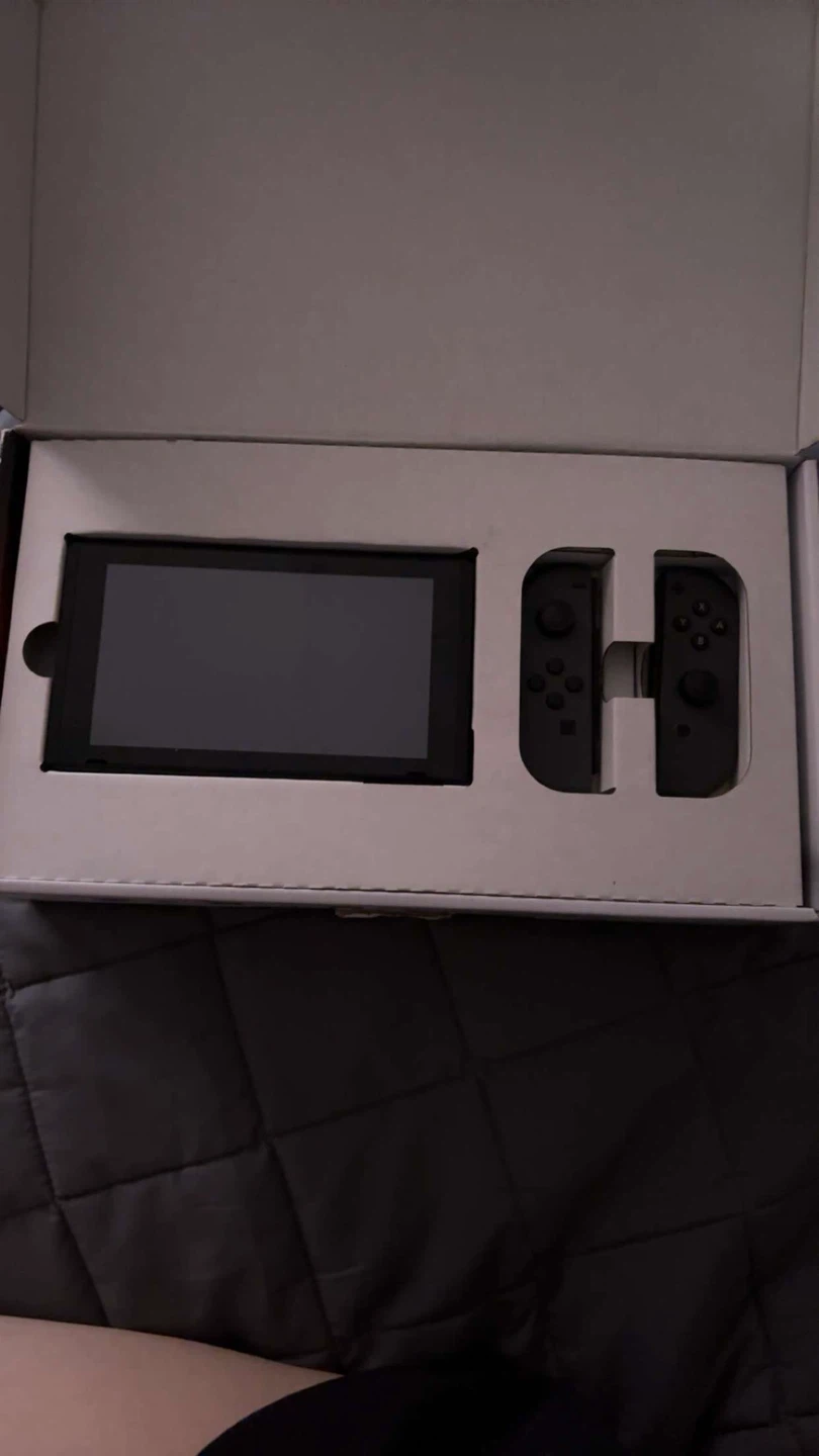 Nintendo Switch Console - photo 3