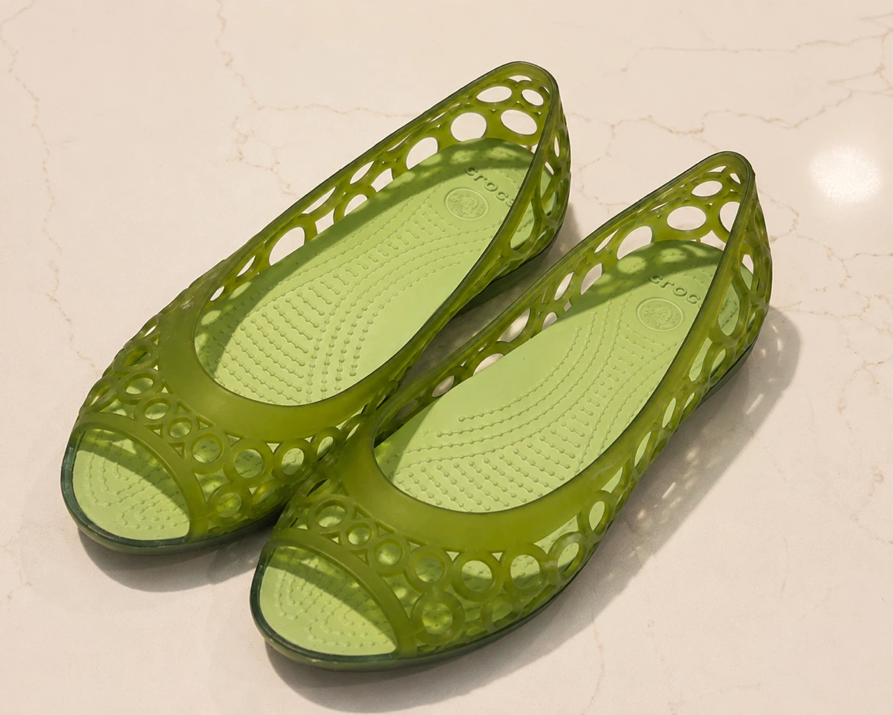 Crocs Women’s Flats – Size W8 (US) - photo 3