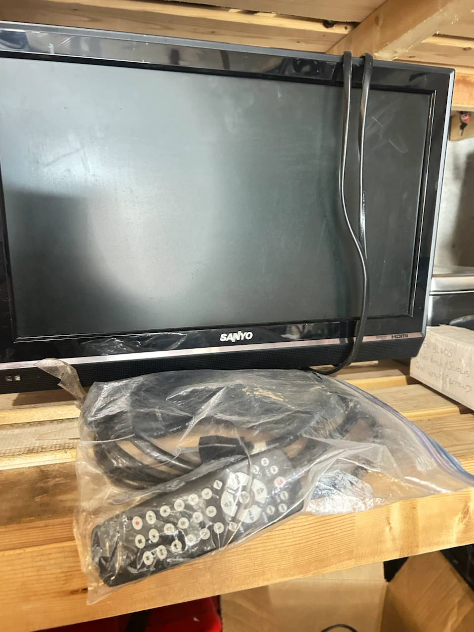 Sanyo TV with Remote