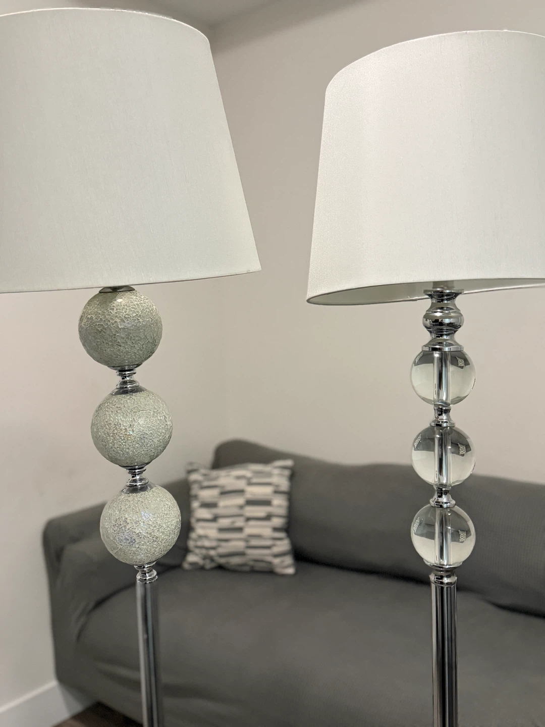 Pair of Decorative Floor Lamps - photo 2