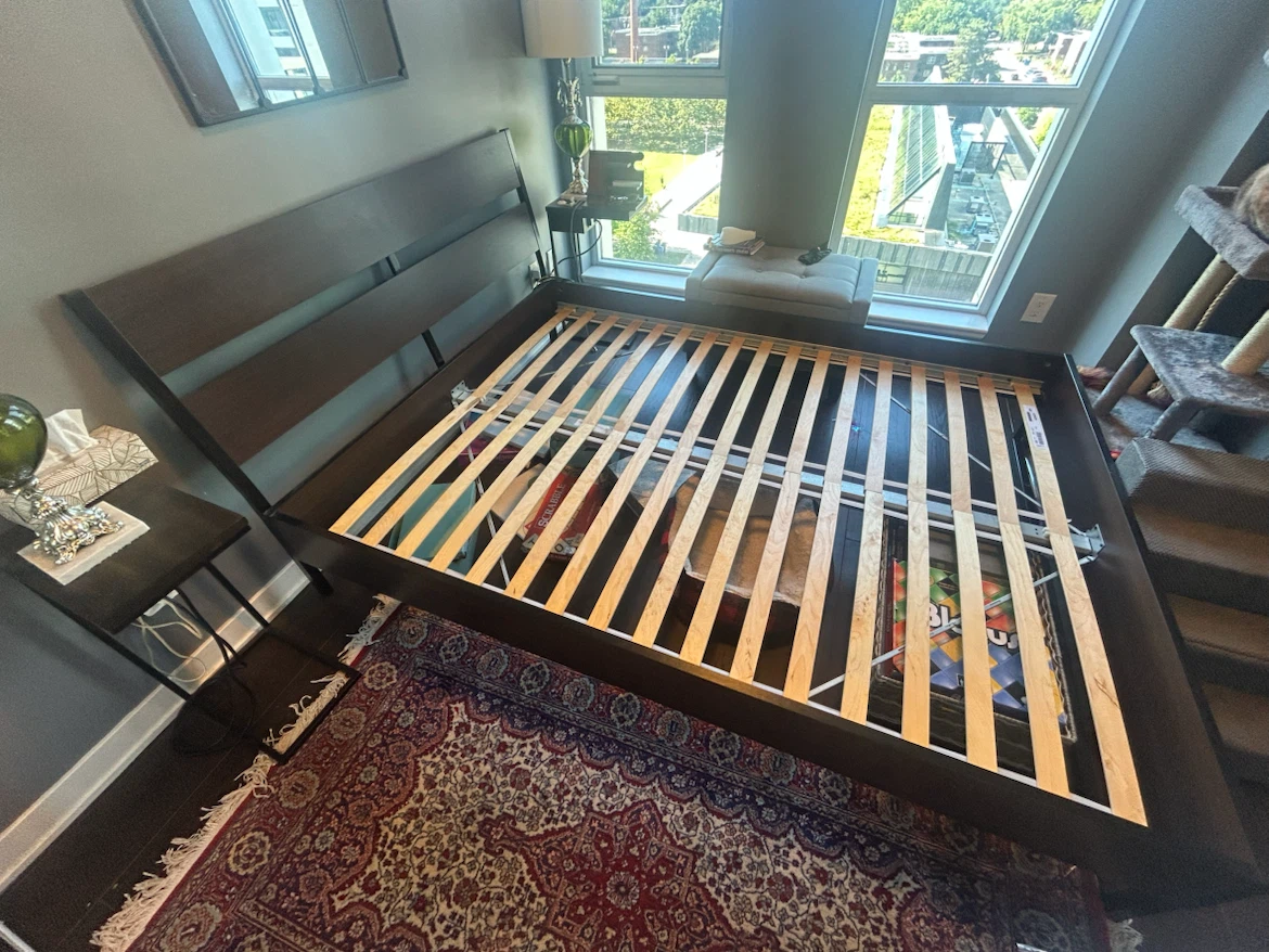 IKEA queen bed - photo 2