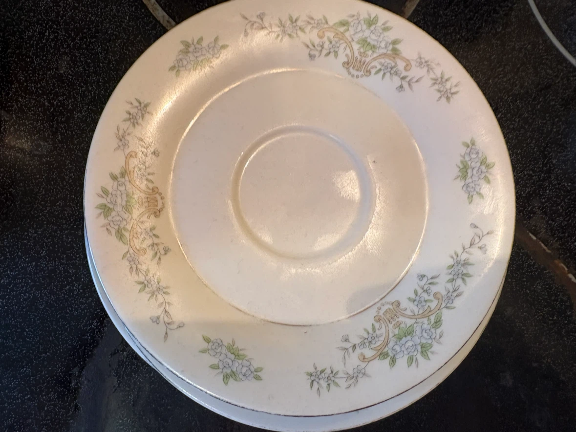 EMF Opal Glassware Bowls and Saucers - photo 2