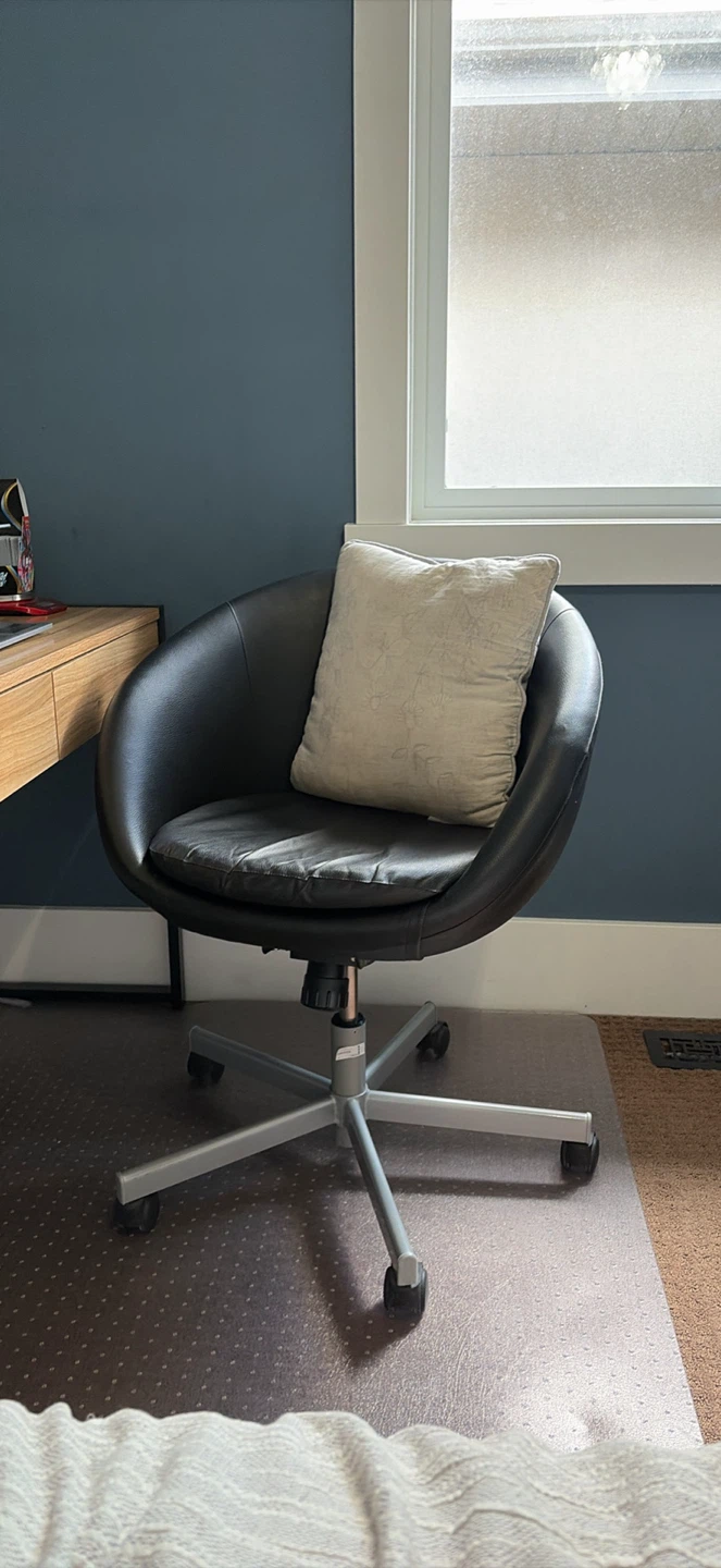 IKEA SKRUVSTA Black Leatherette Swivel Desk Chair (DISCONTINUED) - photo 2