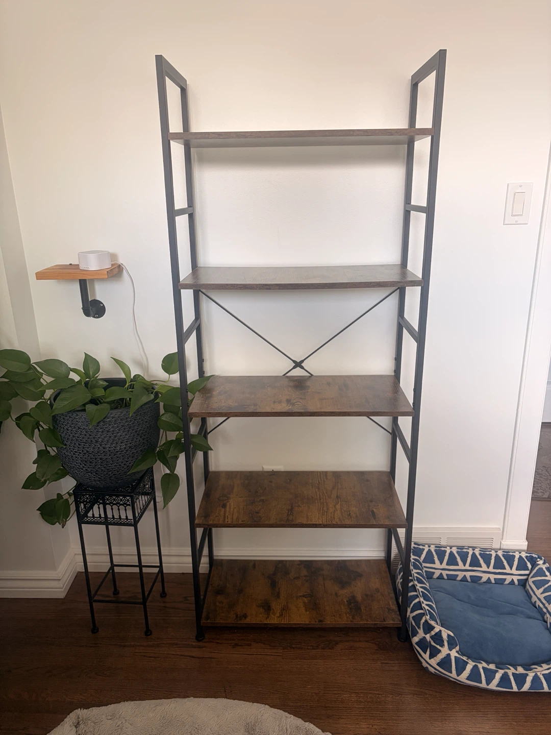 Rustic wood furniture - multiple items - photo 3