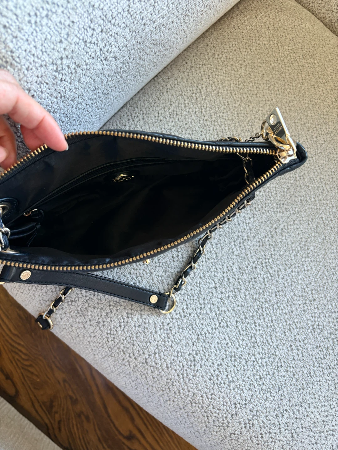 Leather DKNY shoulder bag - photo 3