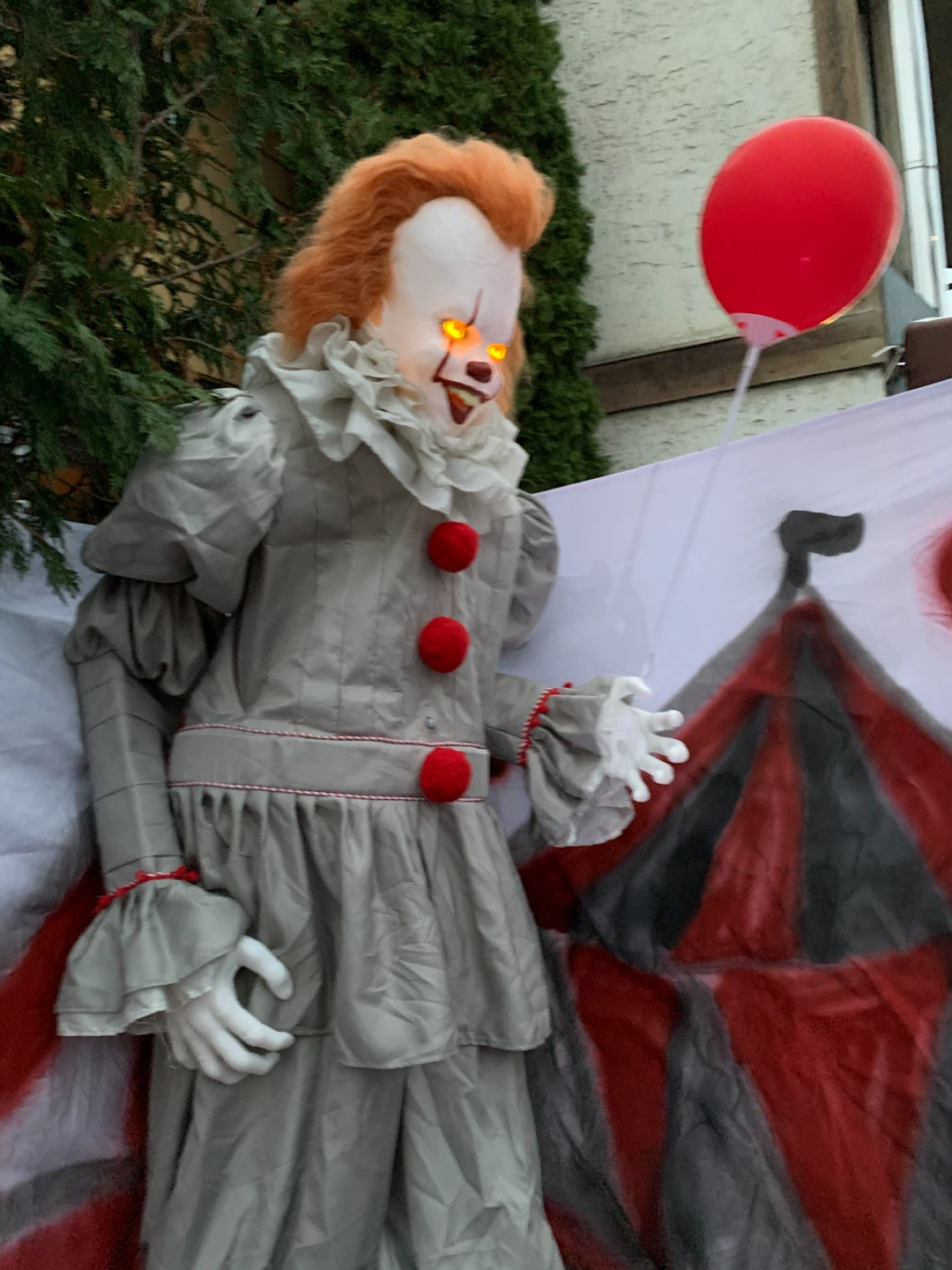 Animated Pennywise Halloween Decoration - photo 3