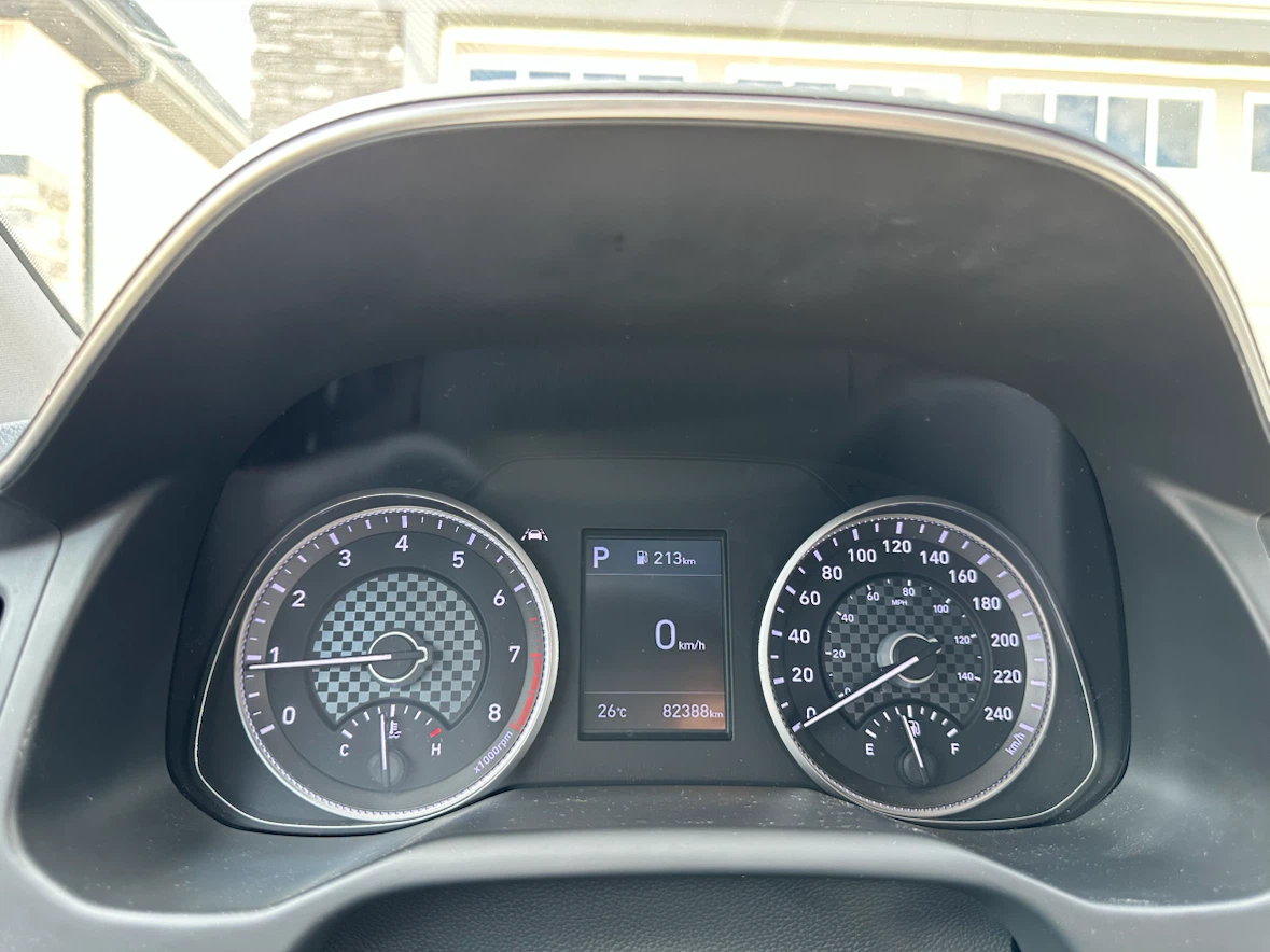 2019 Hyundai Elantra Luxury - photo 2