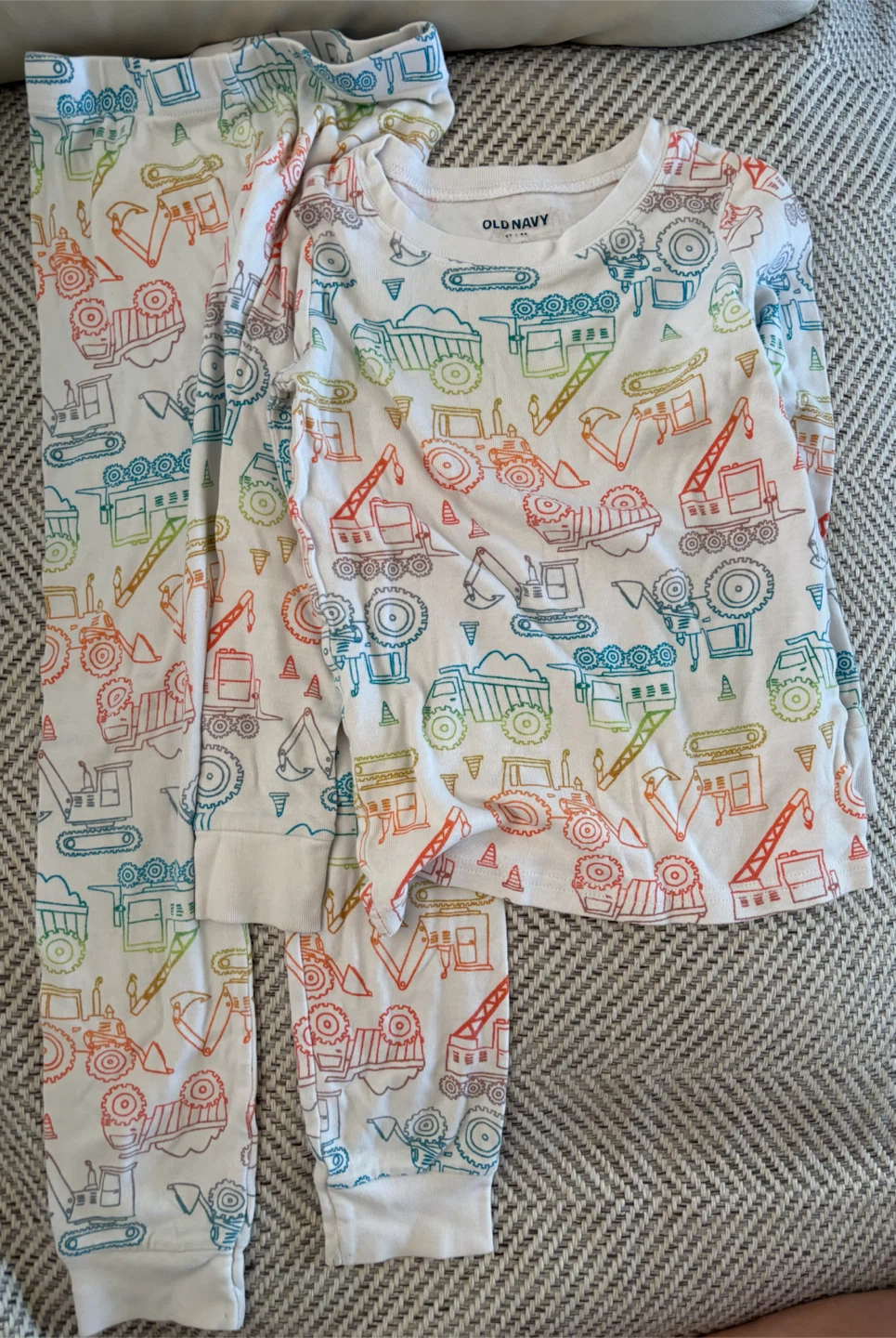 Old Navy Kids Construction Pajama Set - Size 6T - photo 2