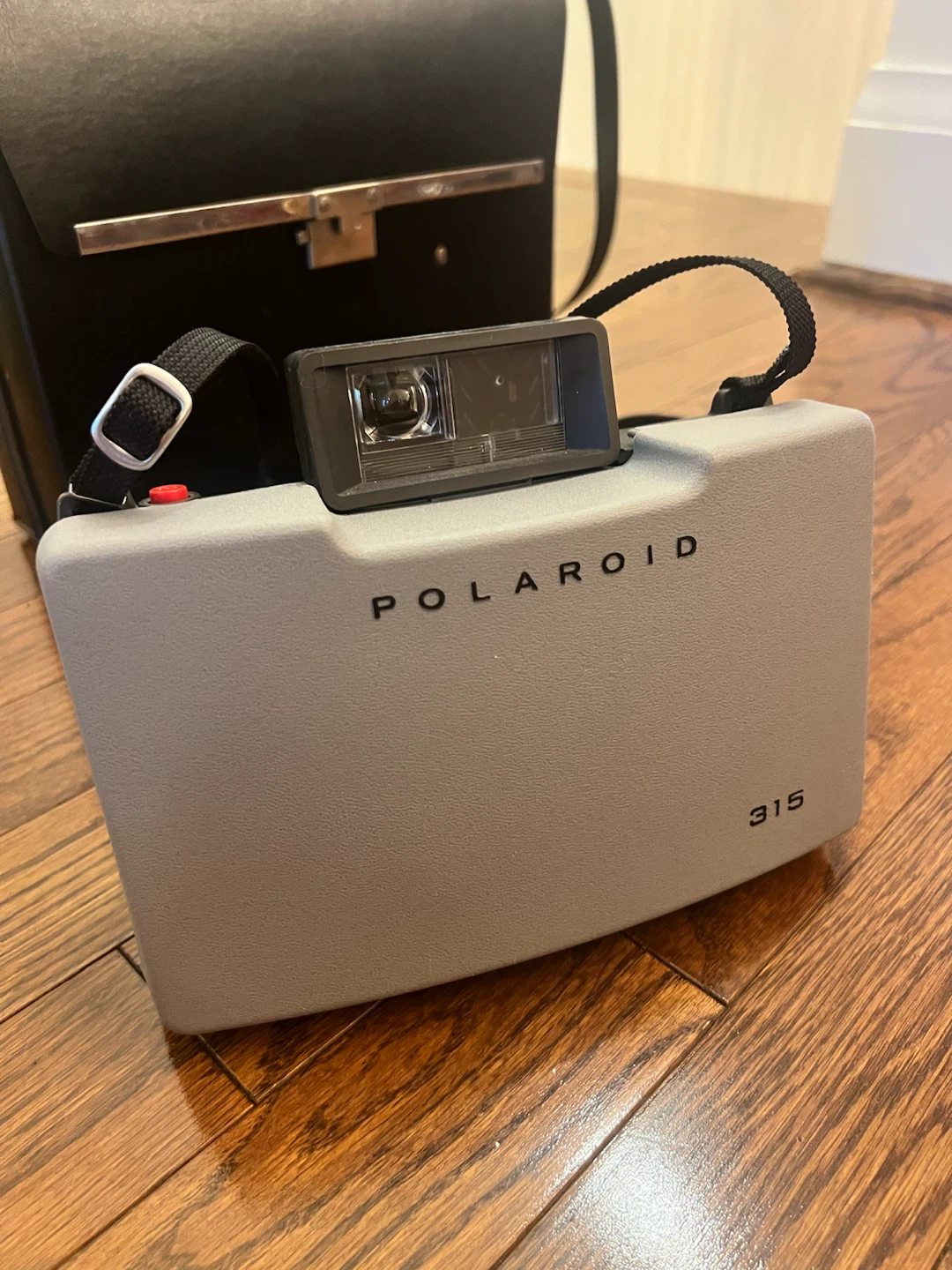 Collector Polaroid 315 Automatic Land Camera with Traveling Case - photo 2