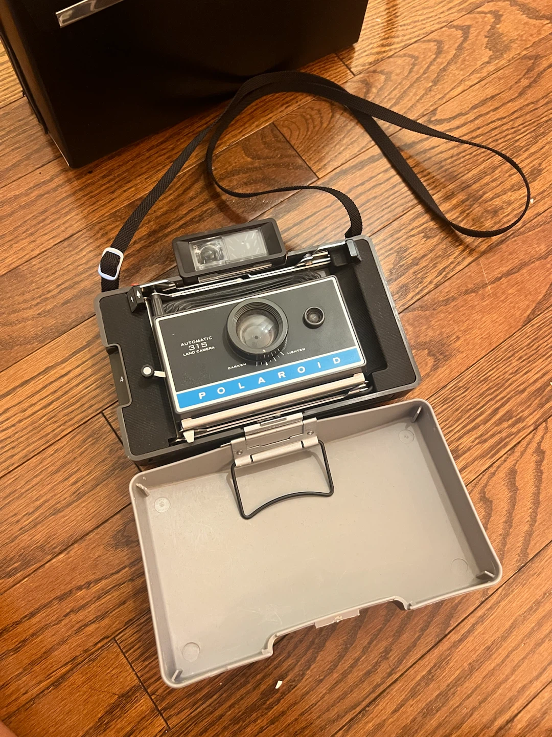 Collector Polaroid 315 Automatic Land Camera with Traveling Case - photo 5