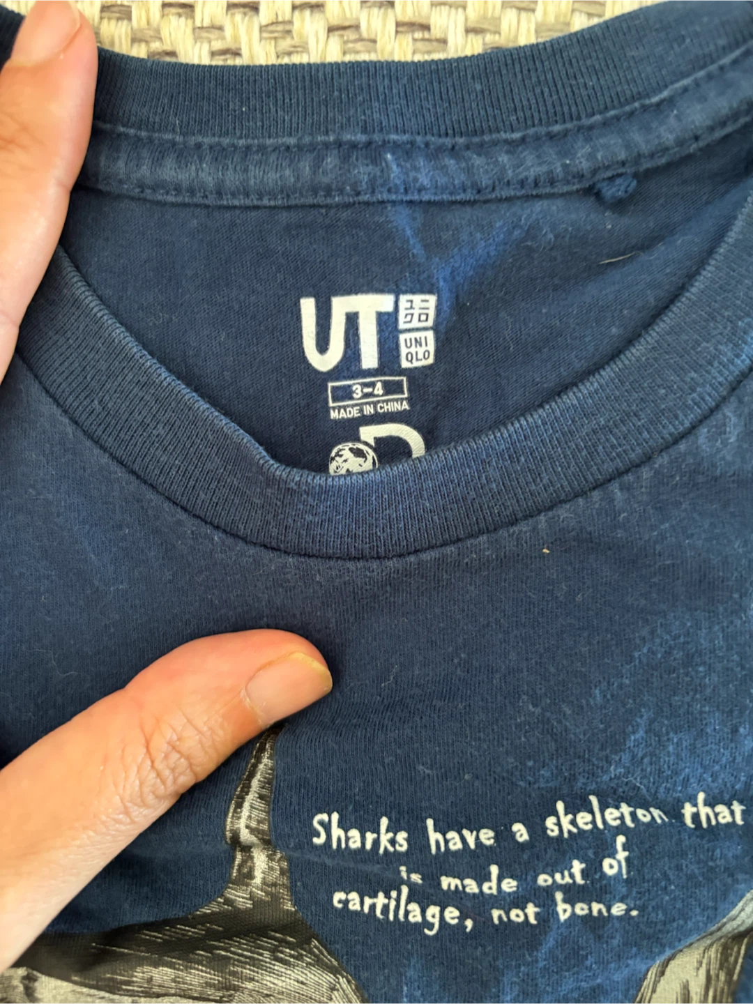 Uniqlo UT "Predator White Shark" T-Shirt - Size 3-4 - photo 2
