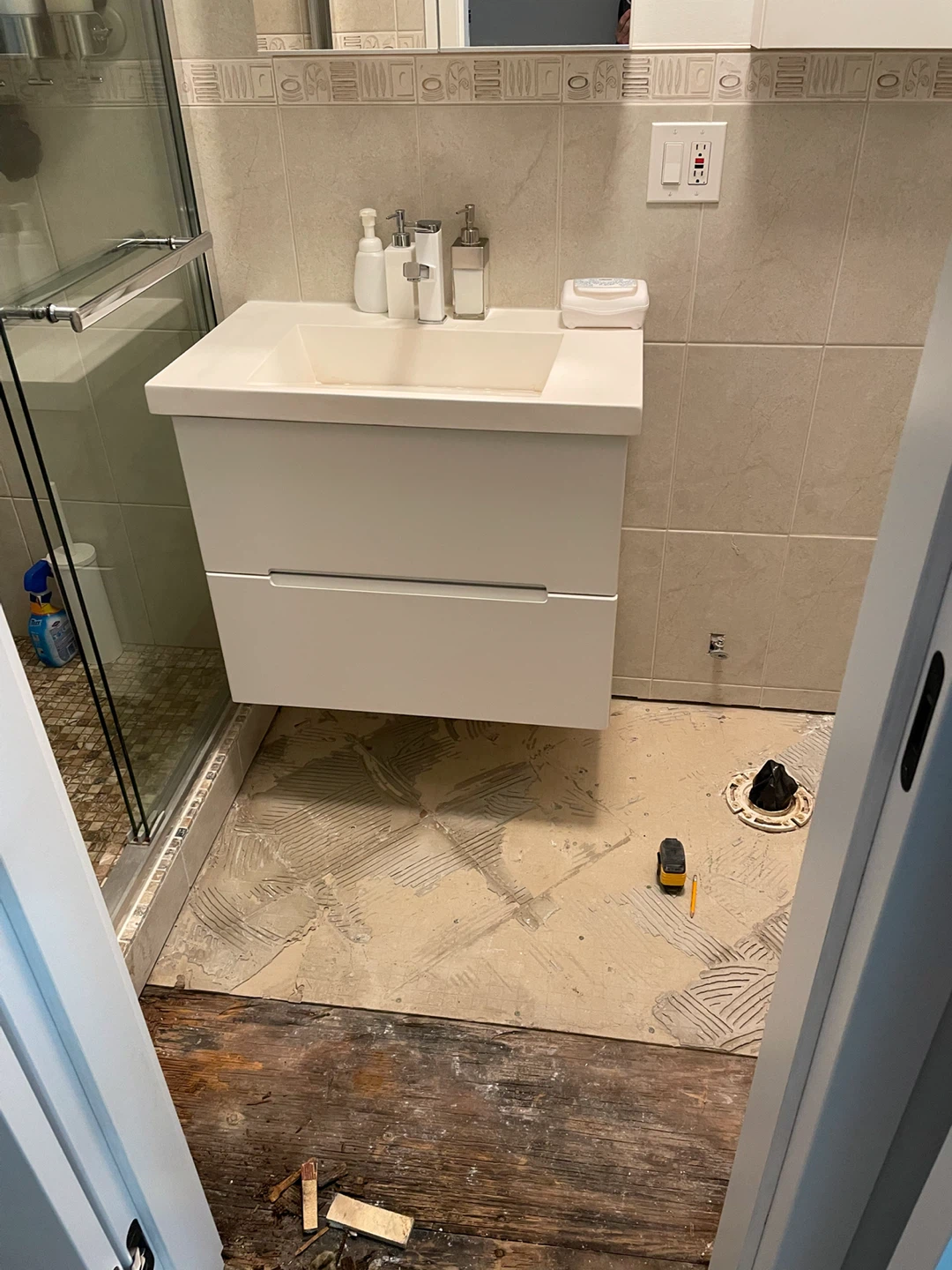 Hanging bathroom cabinet with sink. 31 inch .