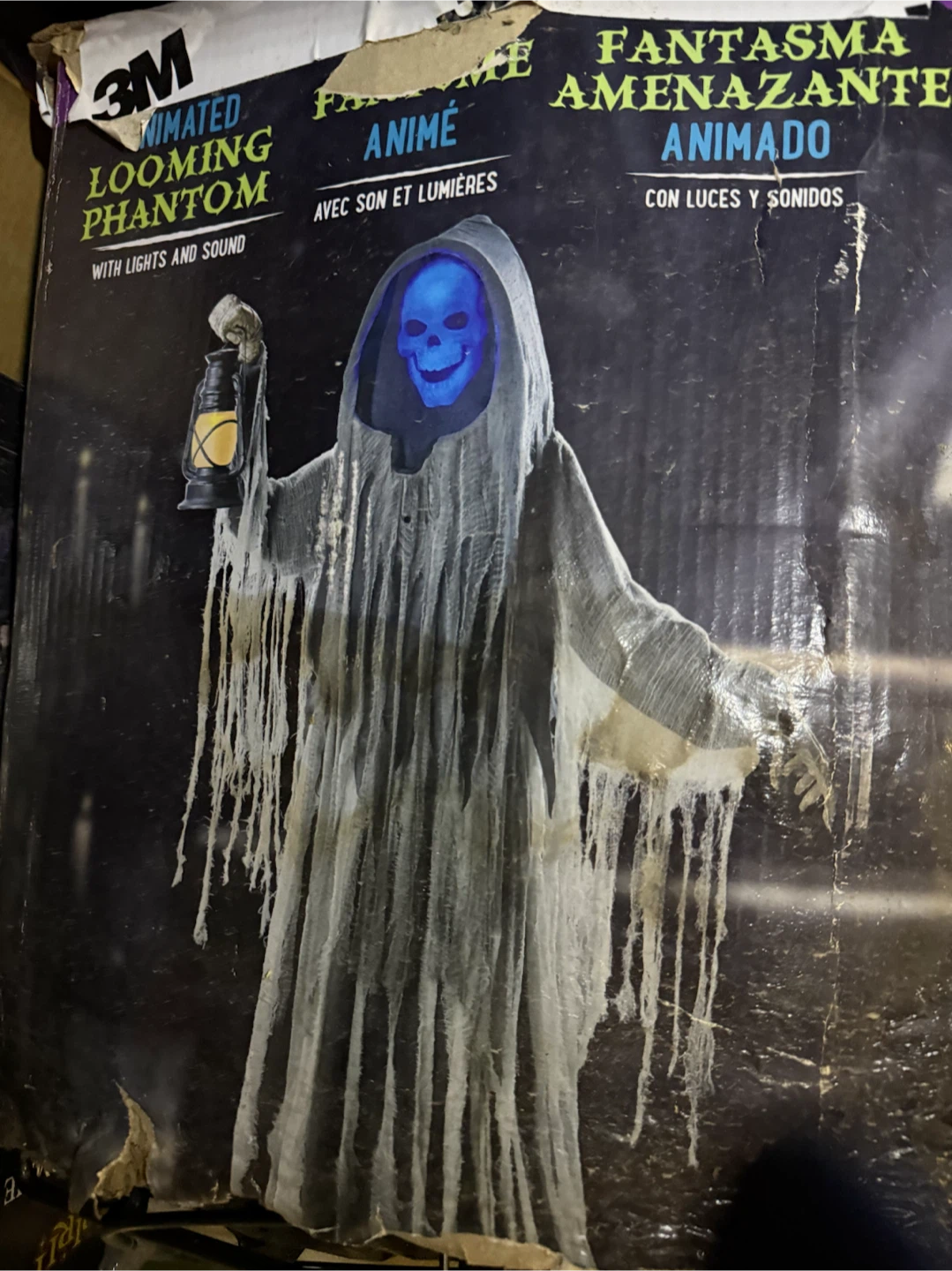 3M Animated Looming Phantom Halloween Decoration