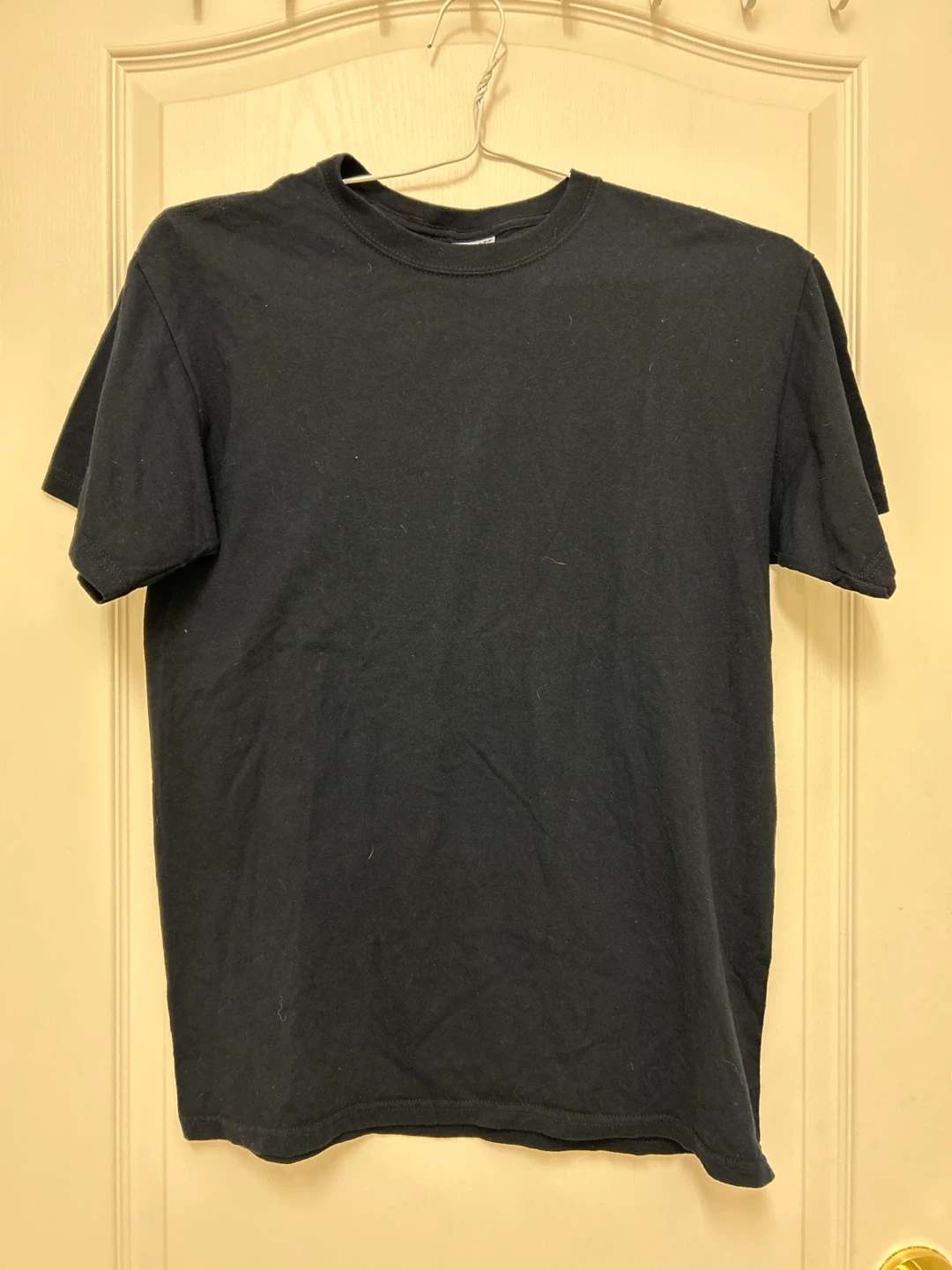 Black T-Shirt with Pirates Skull and Crossbones Graphic